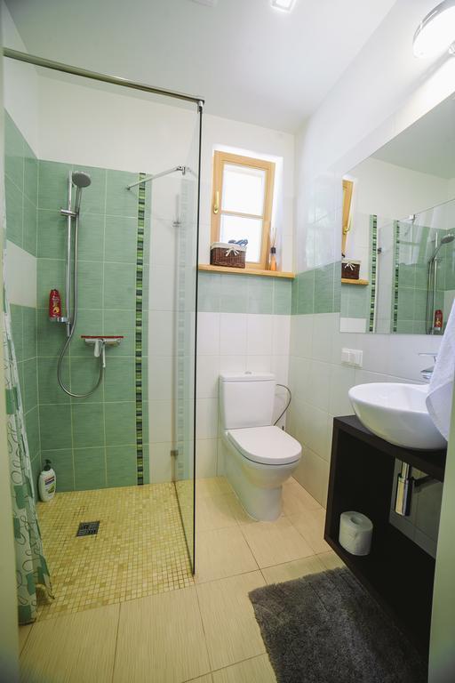 Studio Apartment In Private House Riga Camera foto