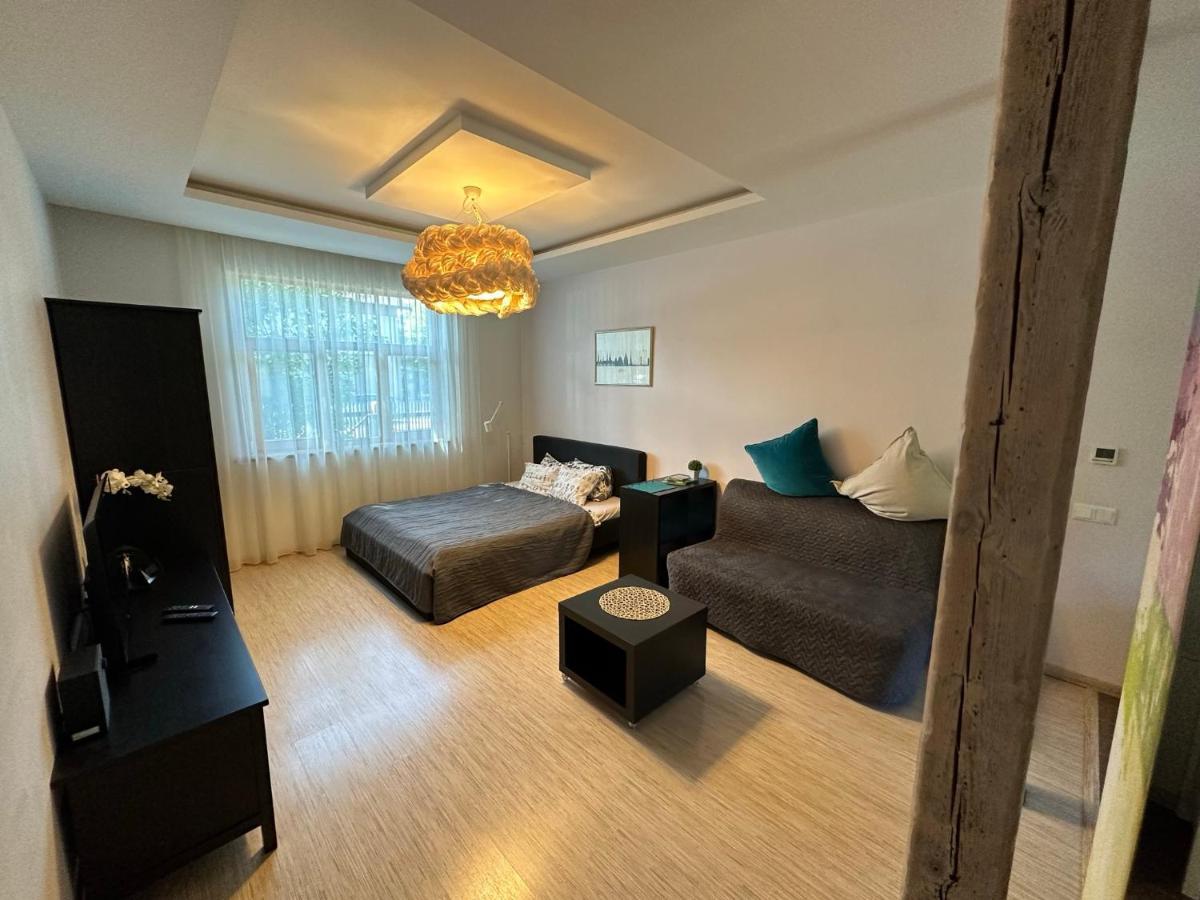 Studio Apartment In Private House Riga Esterno foto
